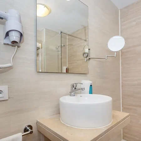 Carema Garden Village